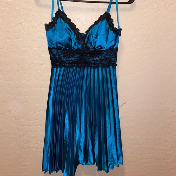 Homecoming dress - Picture 1 of 3